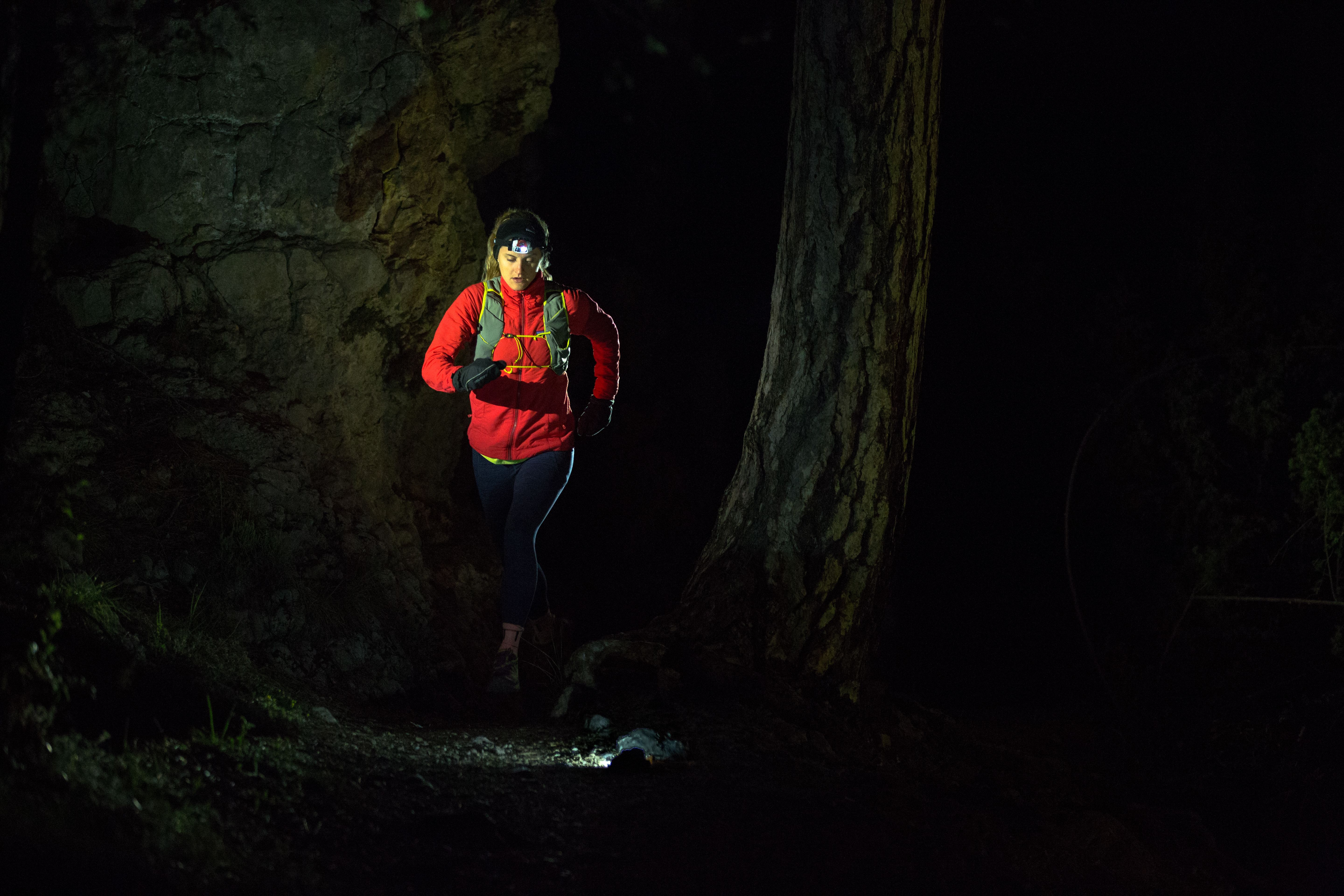 Petzl NAO ultra trail running Clare Gallagher ©Lafouche