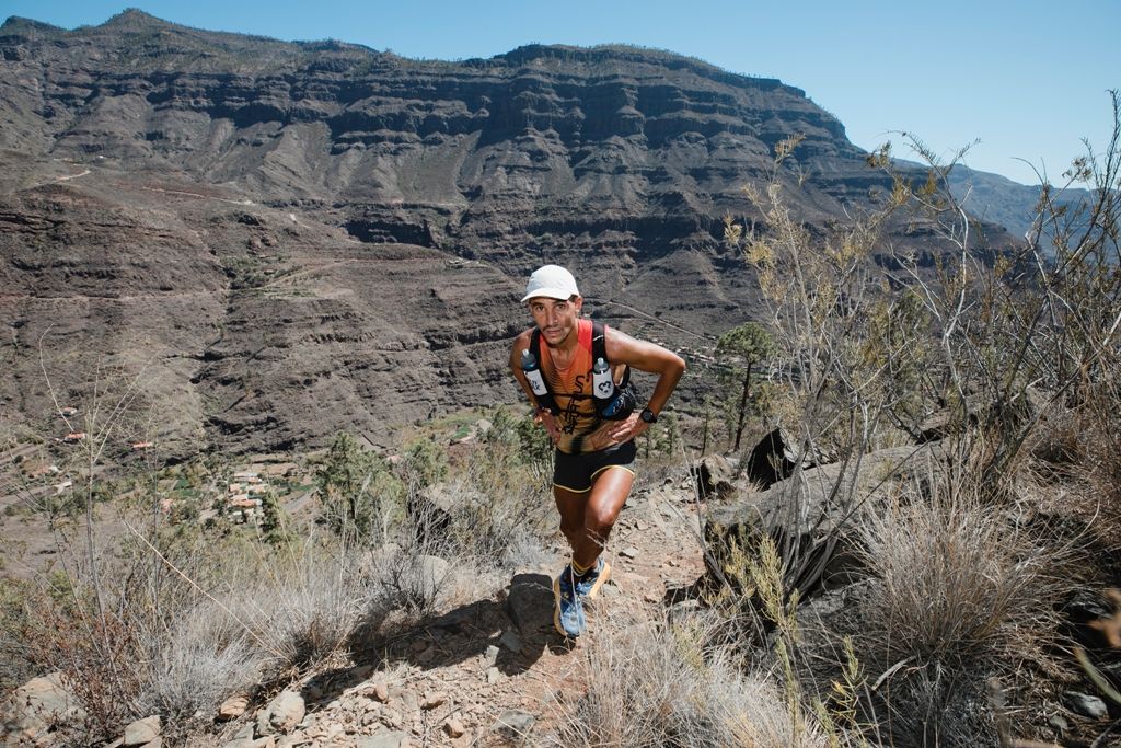 Esteban García. Los dos veteranos corredores canarios hacen un repaso a sus participaciones en la carrera de ultra distancia