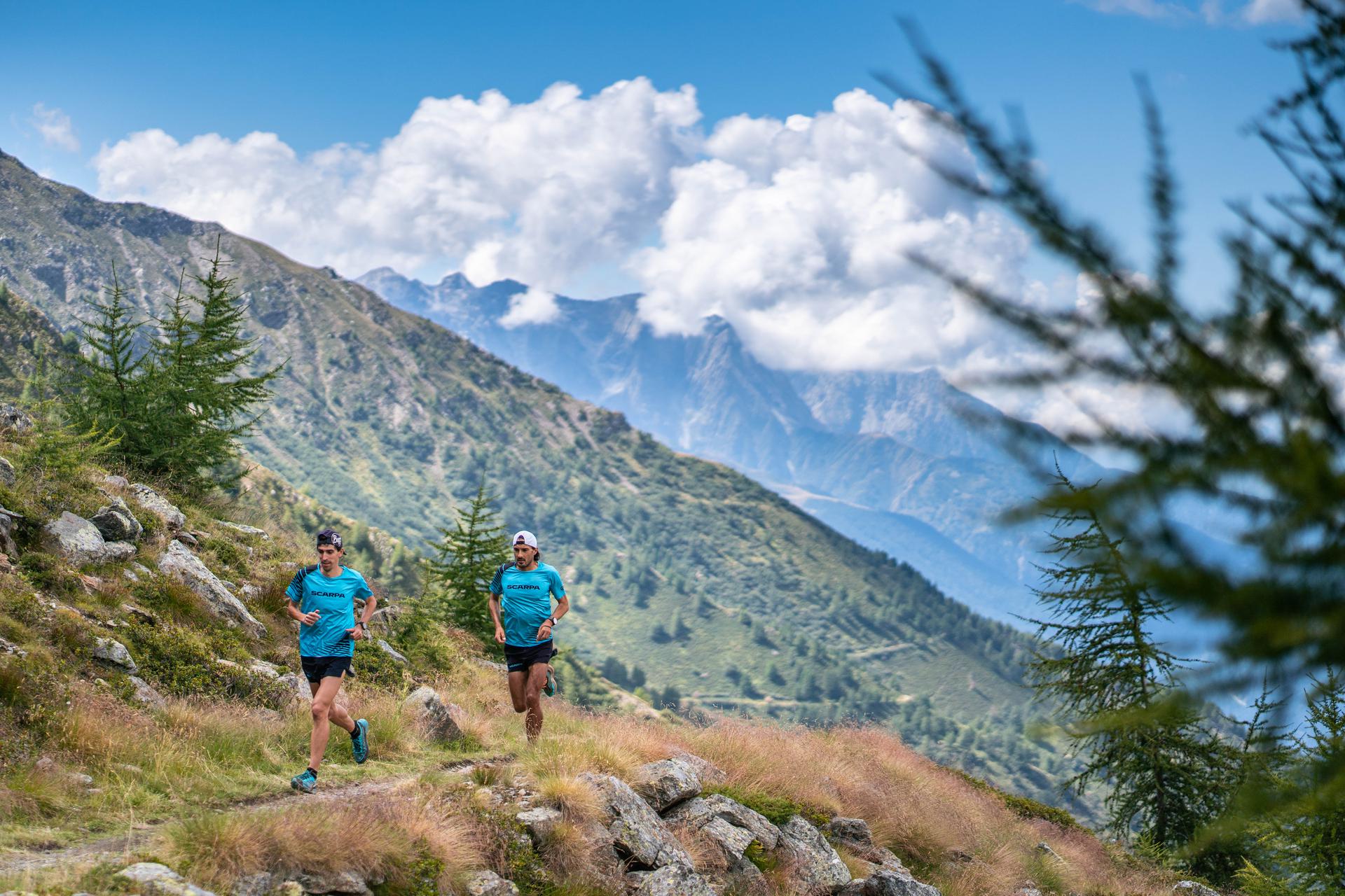 Los corredores de Scarpa entrenando en Adamello 