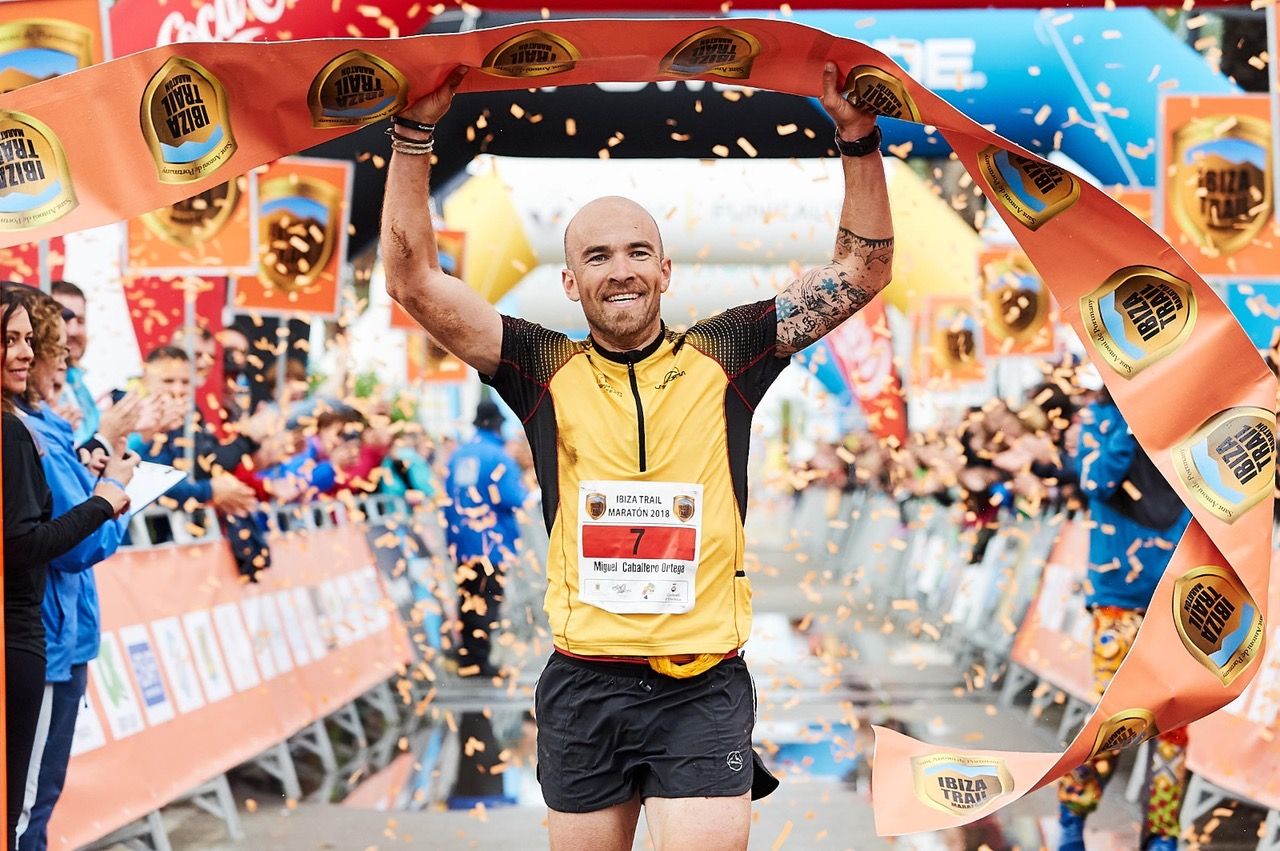 Miguel Caballero venciendo en la Ibiza Trail Maratón