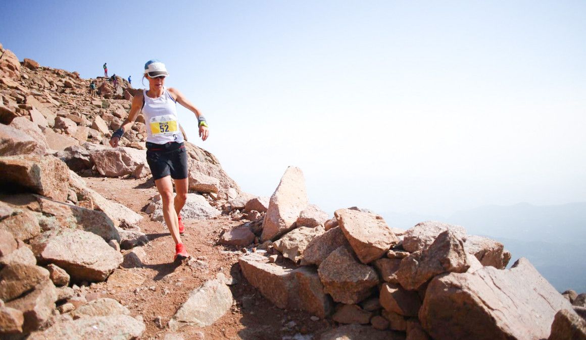 Dakota Jones y Megan Kimmel vencen en un histórico Pikes Peak Marathon