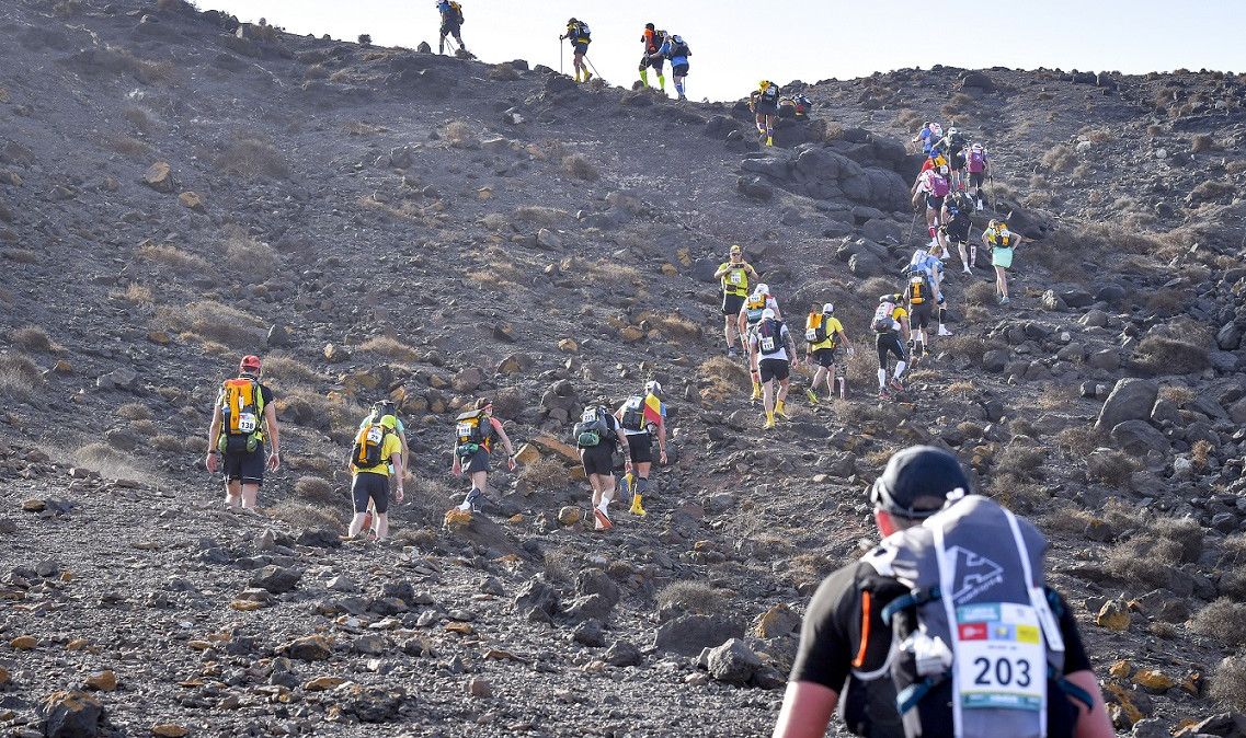 Remigio Huamán toma la delantera en Sables Fuerteventura