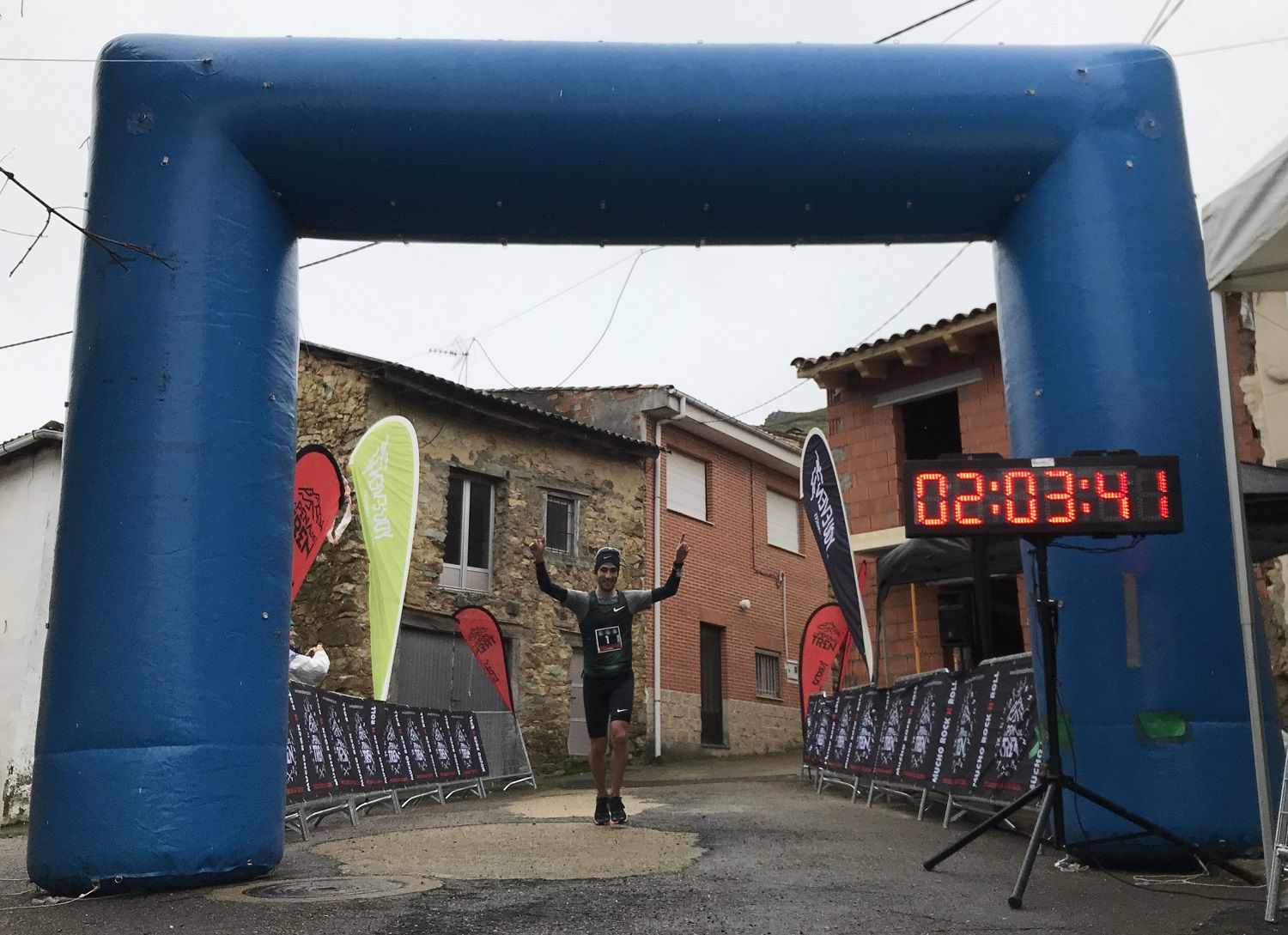 Aroa Sío y Pablo Villa vencen en una emocionante Peña del Tren