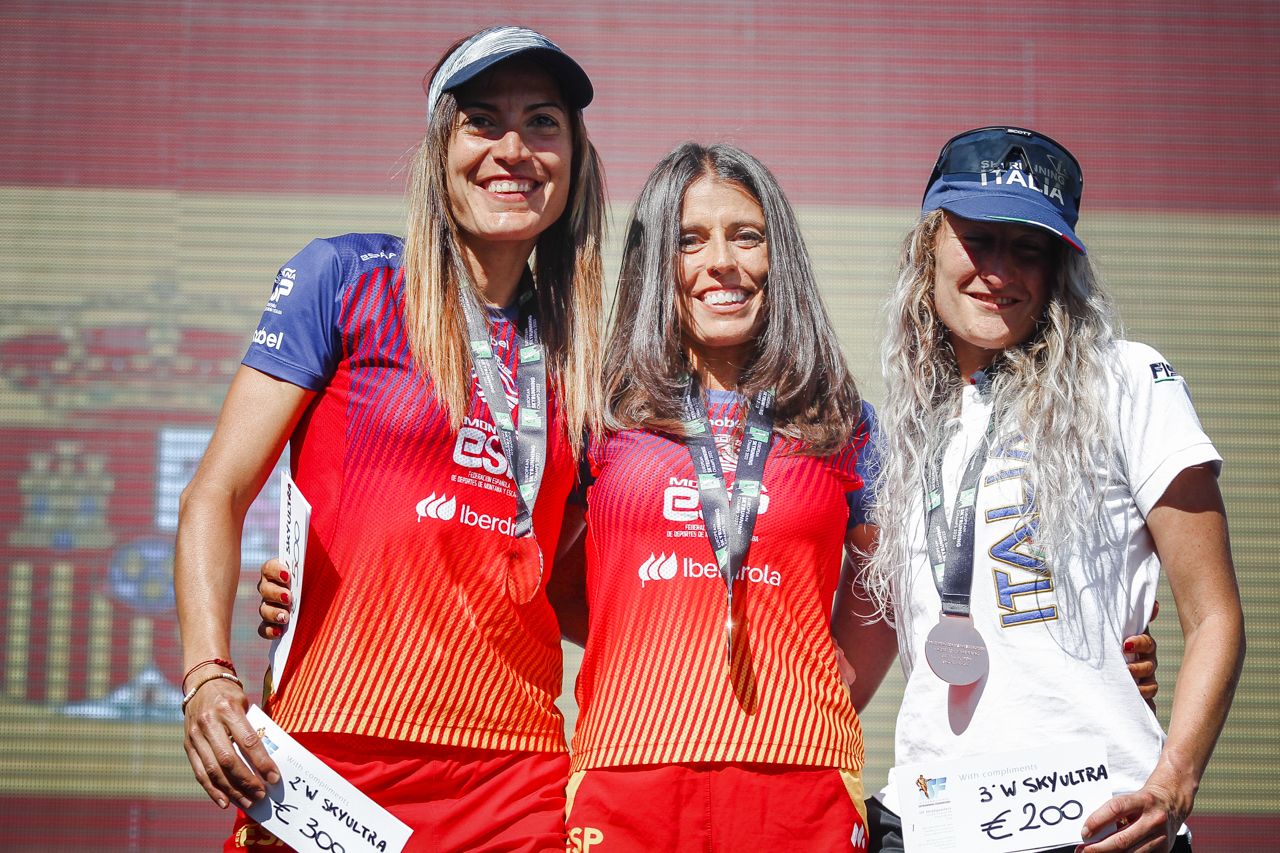 Podio Femenino Europeo Ultra Sky ©️FEDME