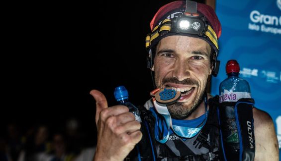 José Bordón, con su medalla de 'finisher' de la 360 ©iancorless José Bordón, con su medalla de 'finisher' de la 360 ©iancorless