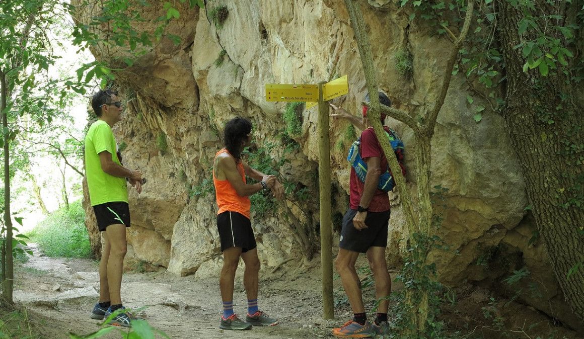 Ruta circular por el Monasterio de Piedra: datos   rutómetro   mapa 