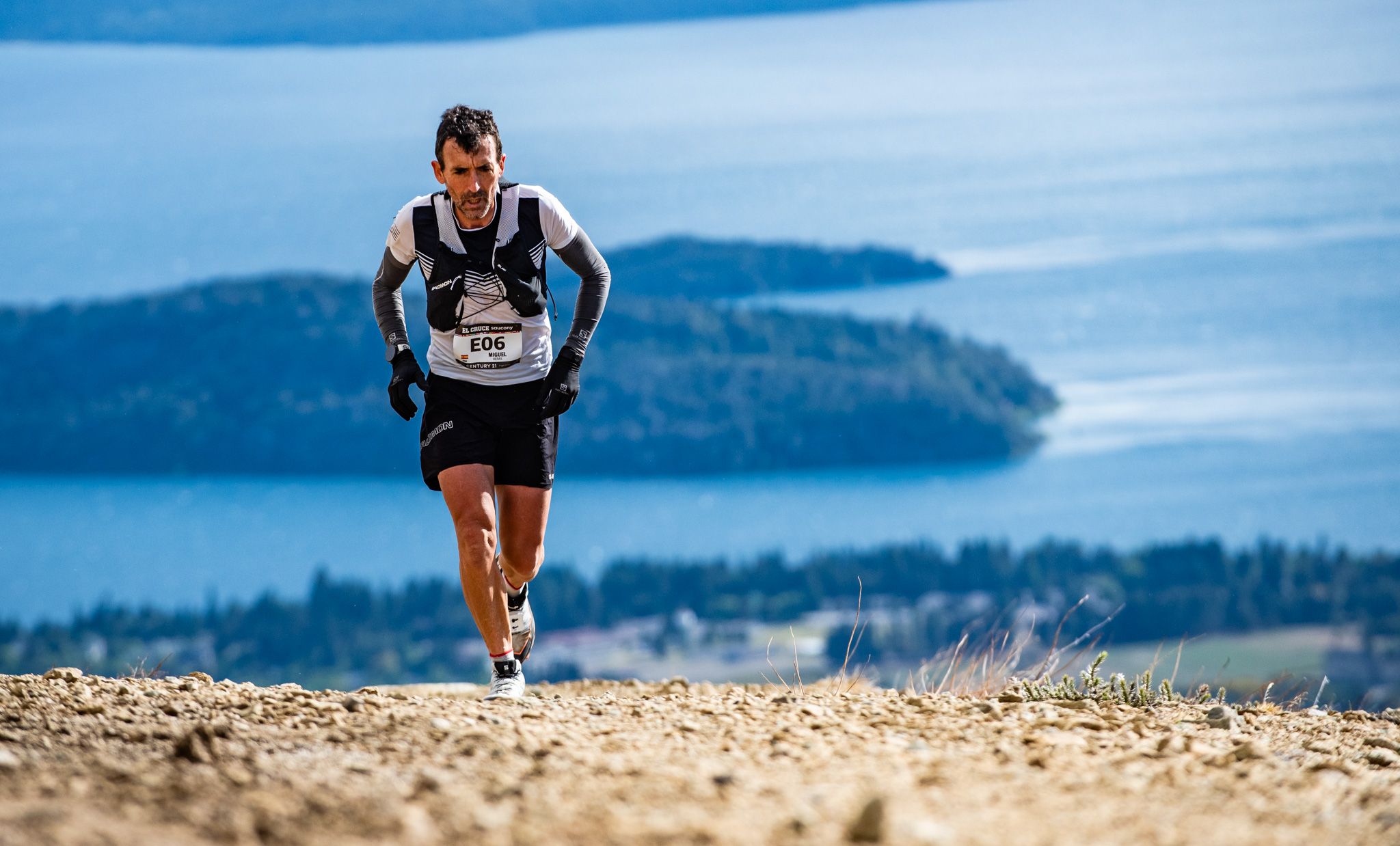 Miguel Herás a un paso de hacerse con El Cruce Saucony 2023