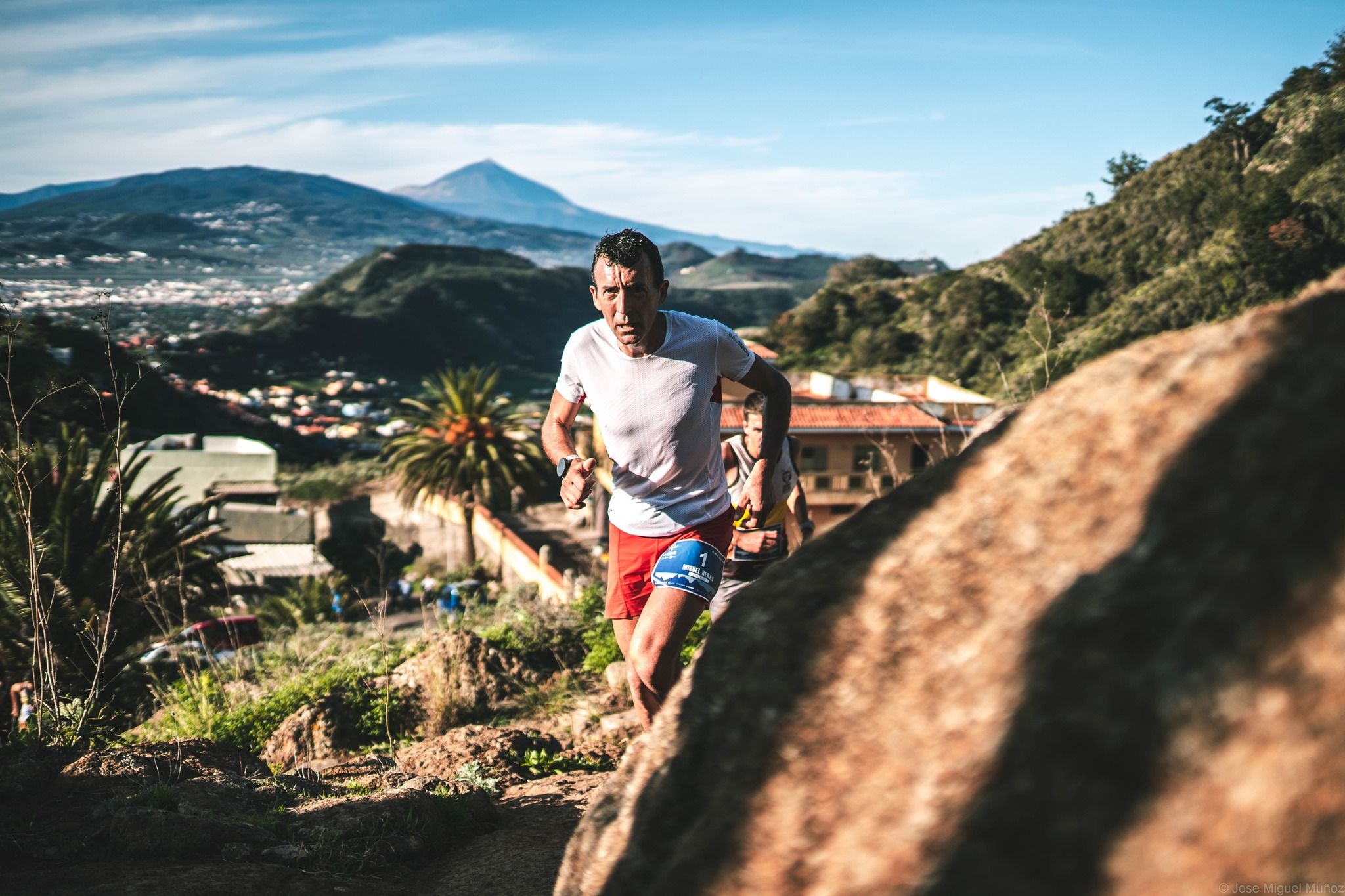 Miguel Heras gana de nuevo y con récord incluido la K42 Anaga Maratón ©José Miguel Muñoz Egea