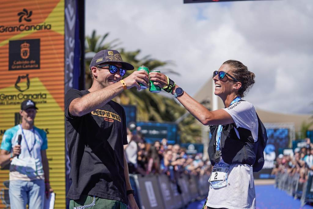 Courtney Dauwalter tras vencer en Transgrancanaria 2023. The Adventure Bakery