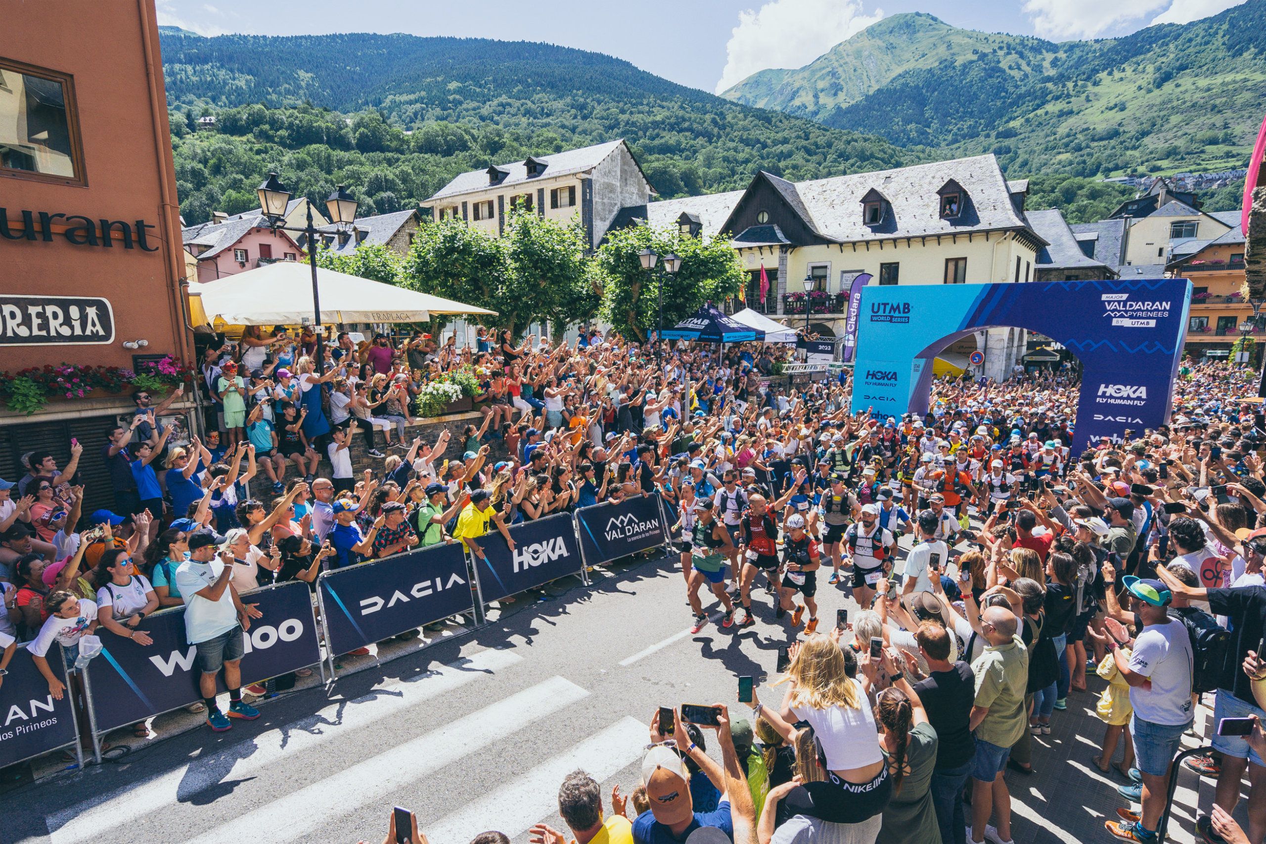 6.200 participantes listos para tomar la salida del HOKA Val d'Aran by UTMB® ©UTMB Iberia