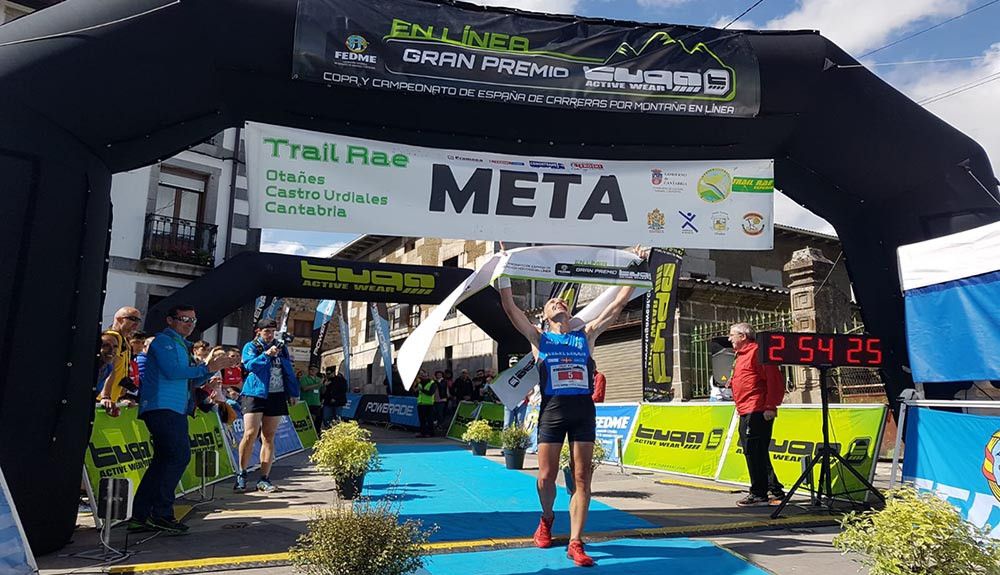 Oier Ariznabarreta tras ganar el Campeonato de España de CxM