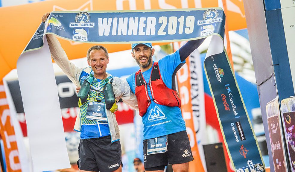 Antoine Guillon y Pere Garau vencen y repiten podio en Trail Menorca Camí de Cavalls. Fotografía Marta Bacardit