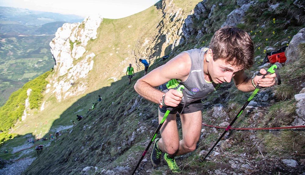 Oriol Cardona y Ainhoa Sanz ganadores del Kilómetro Vertical de Zegama. JCD Fotografía 