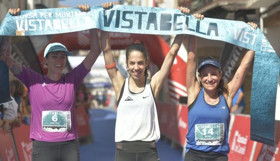 Podio absoluto femenino Cursa per Muntanya Vistabella Podio absoluto femenino Cursa per Muntanya Vistabella