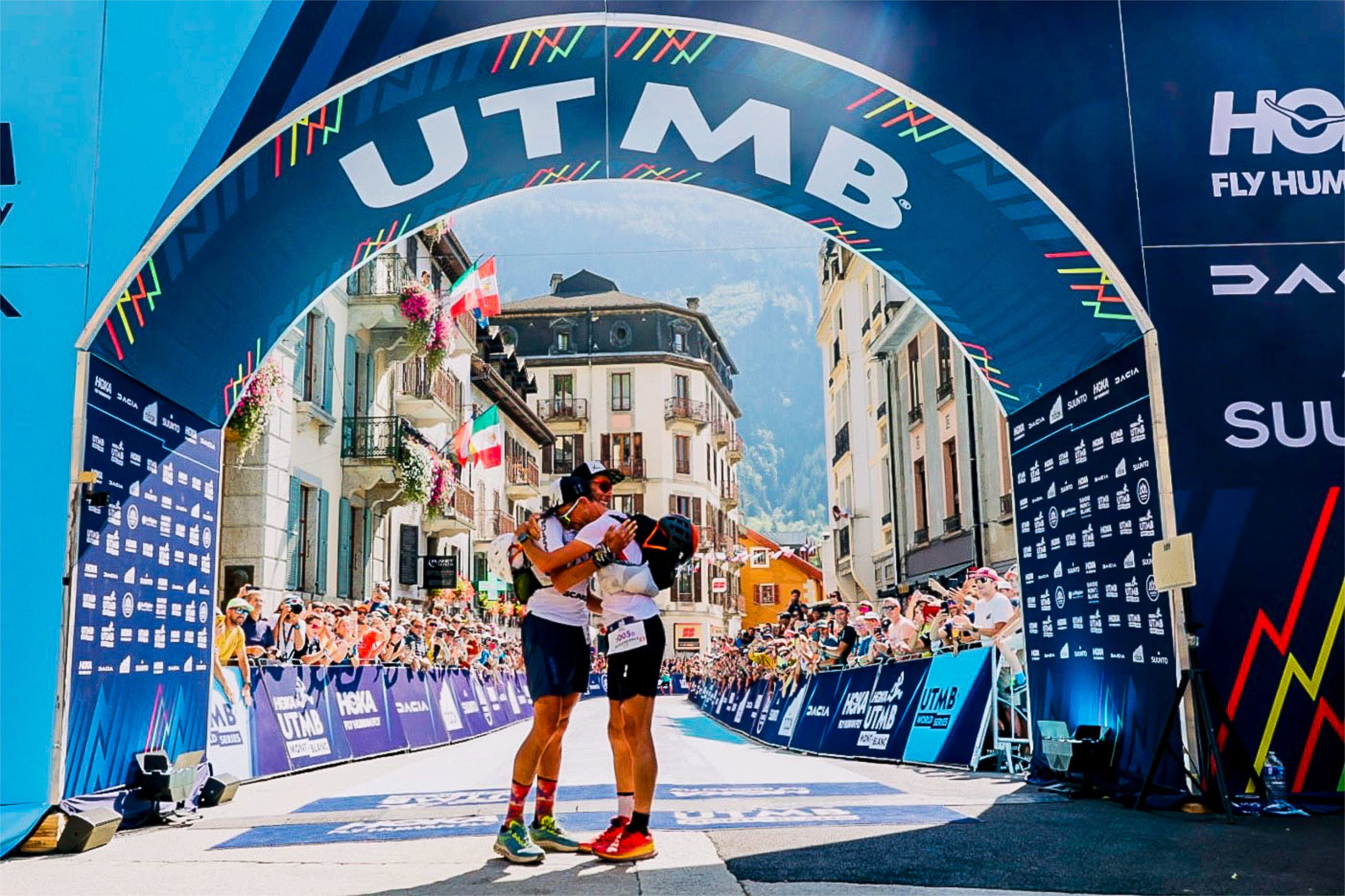 Los primeros corredores en completar la PTL ©UTMB