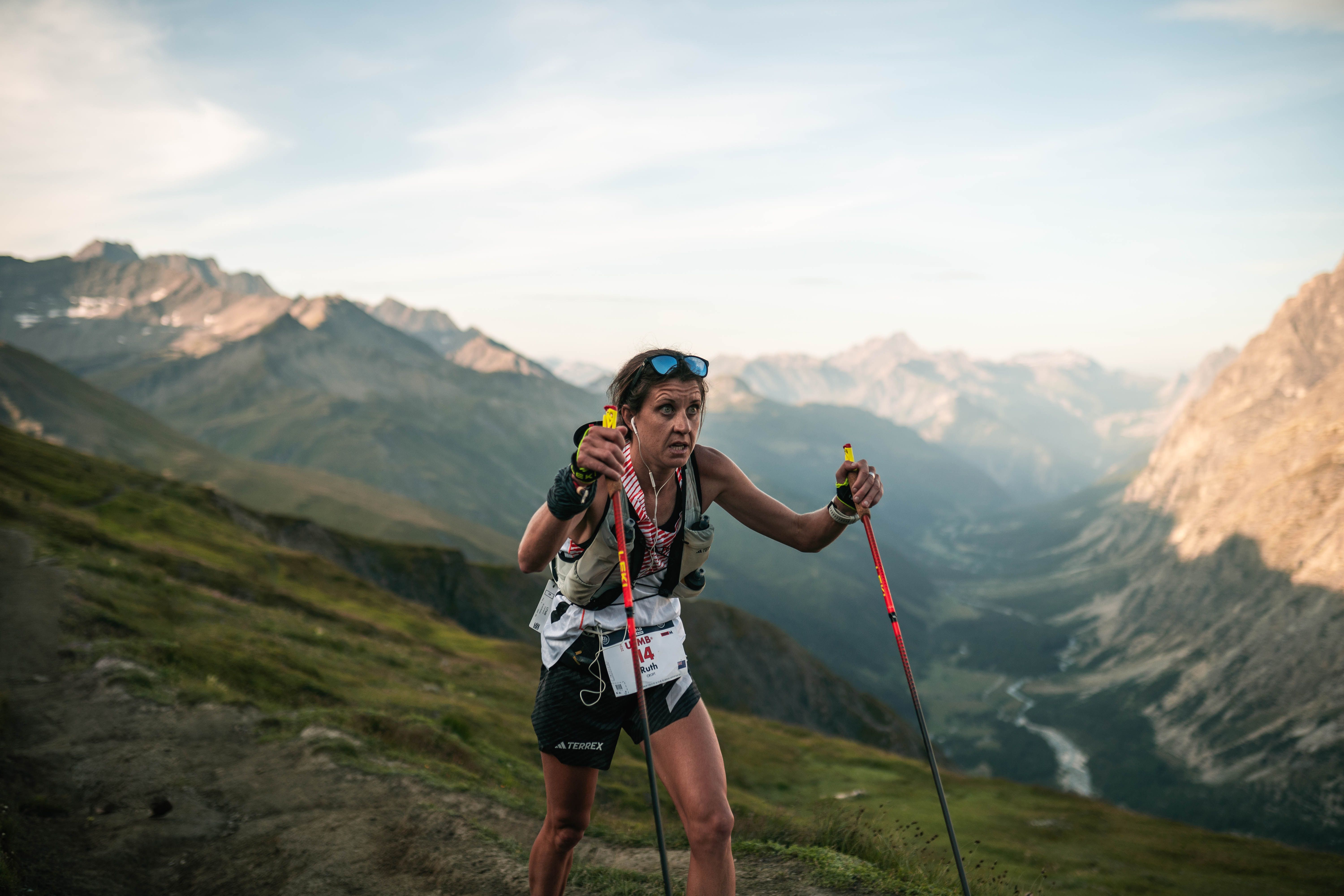 Ruth Croft, primera UTMB® y segunda clasificada con una impresionante remontada ©José Miguel Muñoz Egea