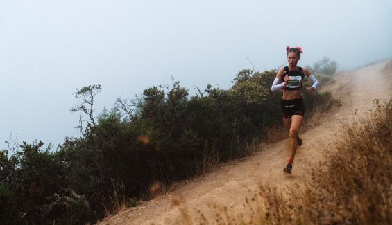 Joyce Njeru en un momento de carrera @SODSTUDIOS Women Headlands 26