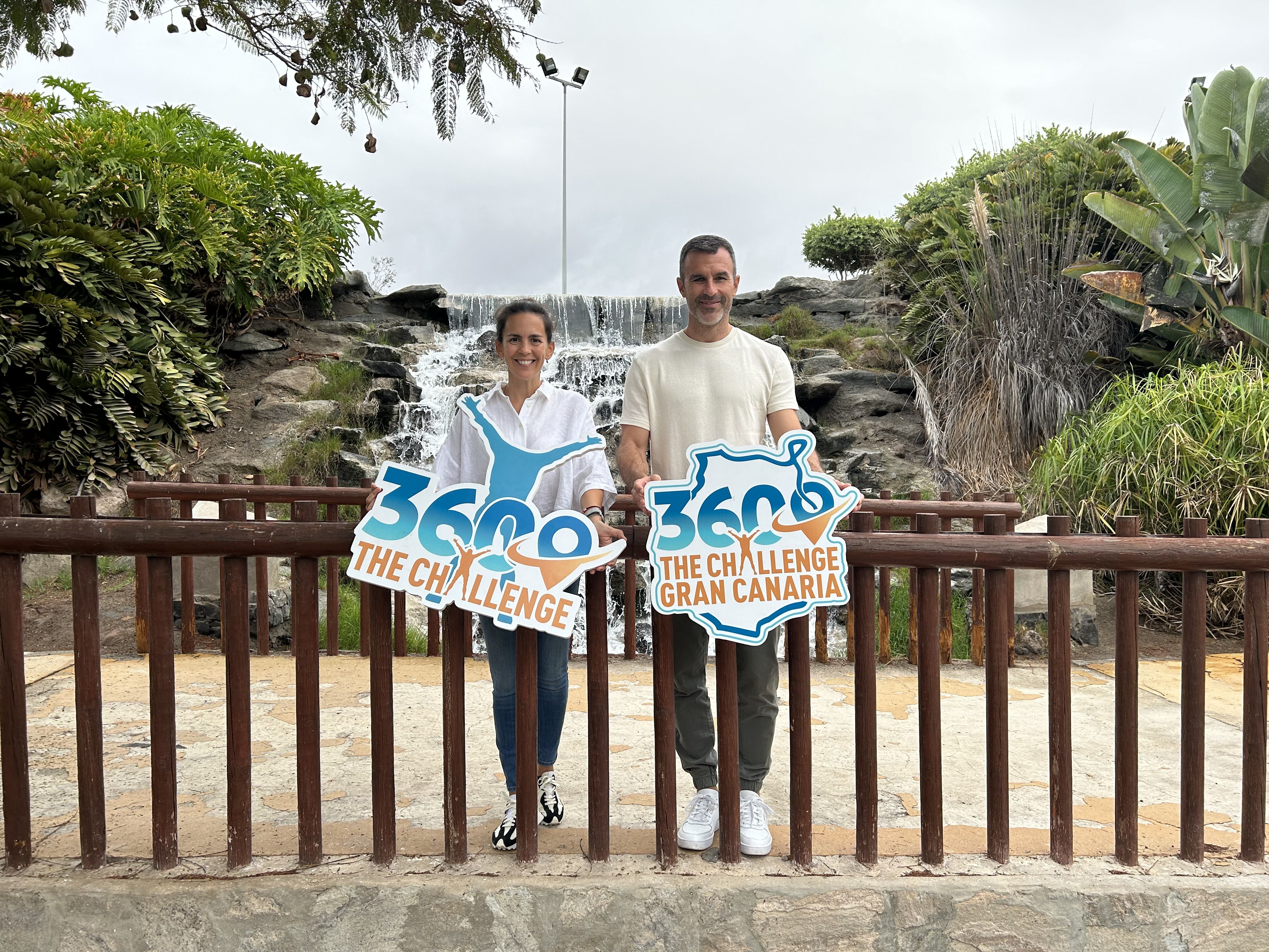 Mogán refuerza su protagonismo en la 360º The Challenge Gran Canaria. Wendy Cruz (directora de marketing de Arista Eventos) y Luis Becerra (concejal de Deportes del Ayuntamiento de Mogán).