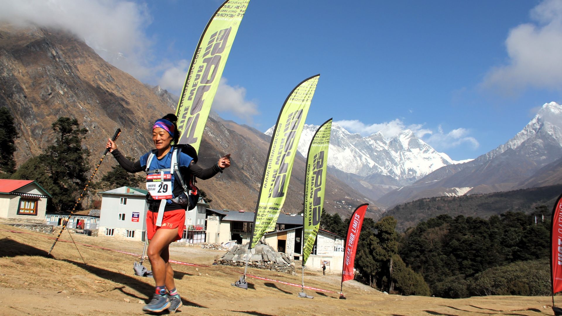 Chhokki Sherpa y Suman Kulung a una etapa de llevarse la Everest Trail Race 2024