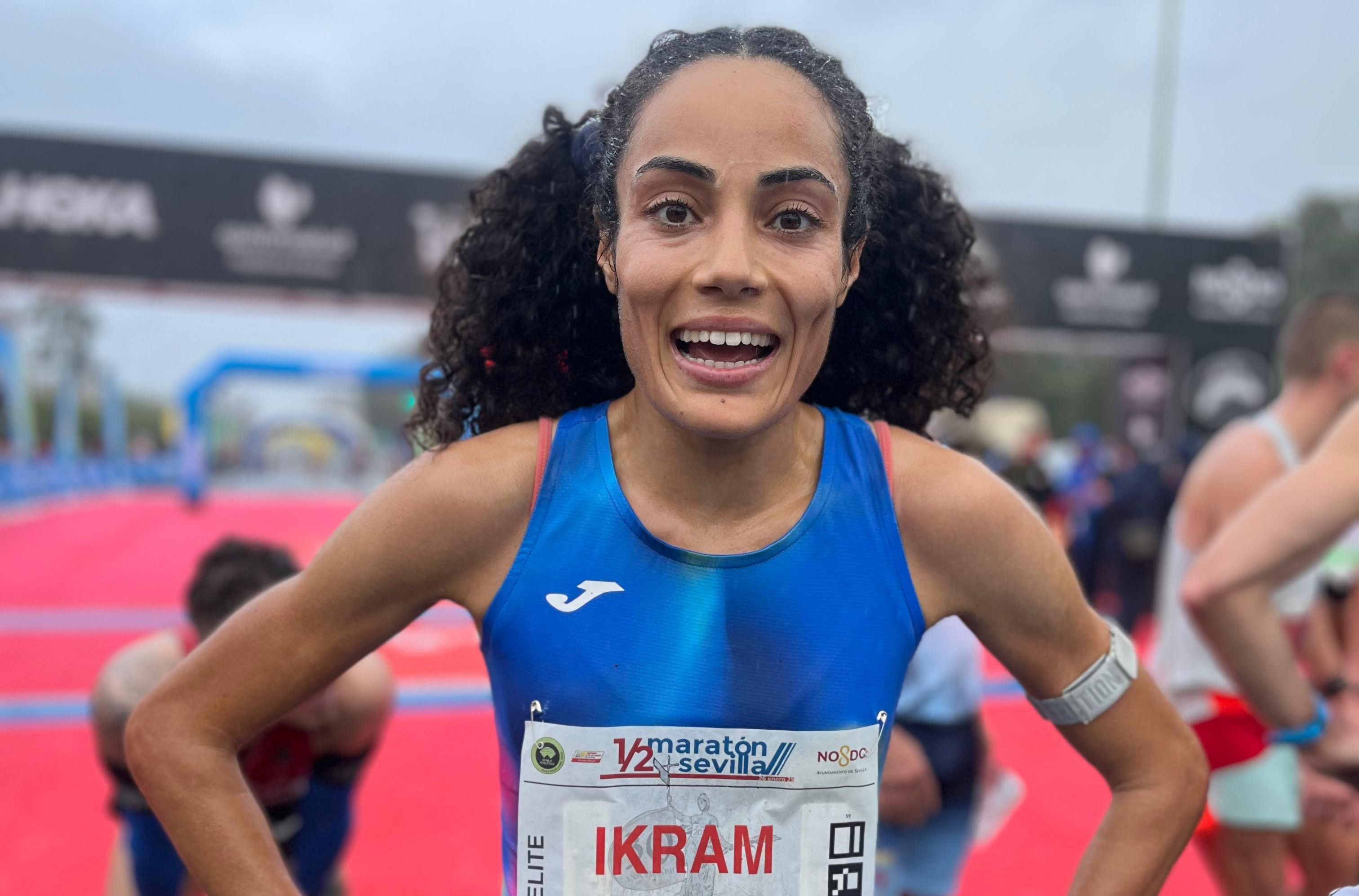 Ikram en la media maratón de Sevilla 