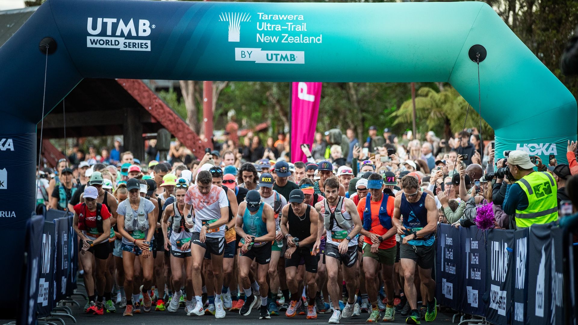 Salida de la Tarawera 50K ©Tim Bardsley Smith