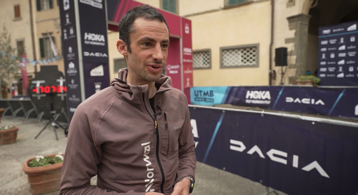 Kilian horas antes de tomar la salida en Chianti Ultra Trail 