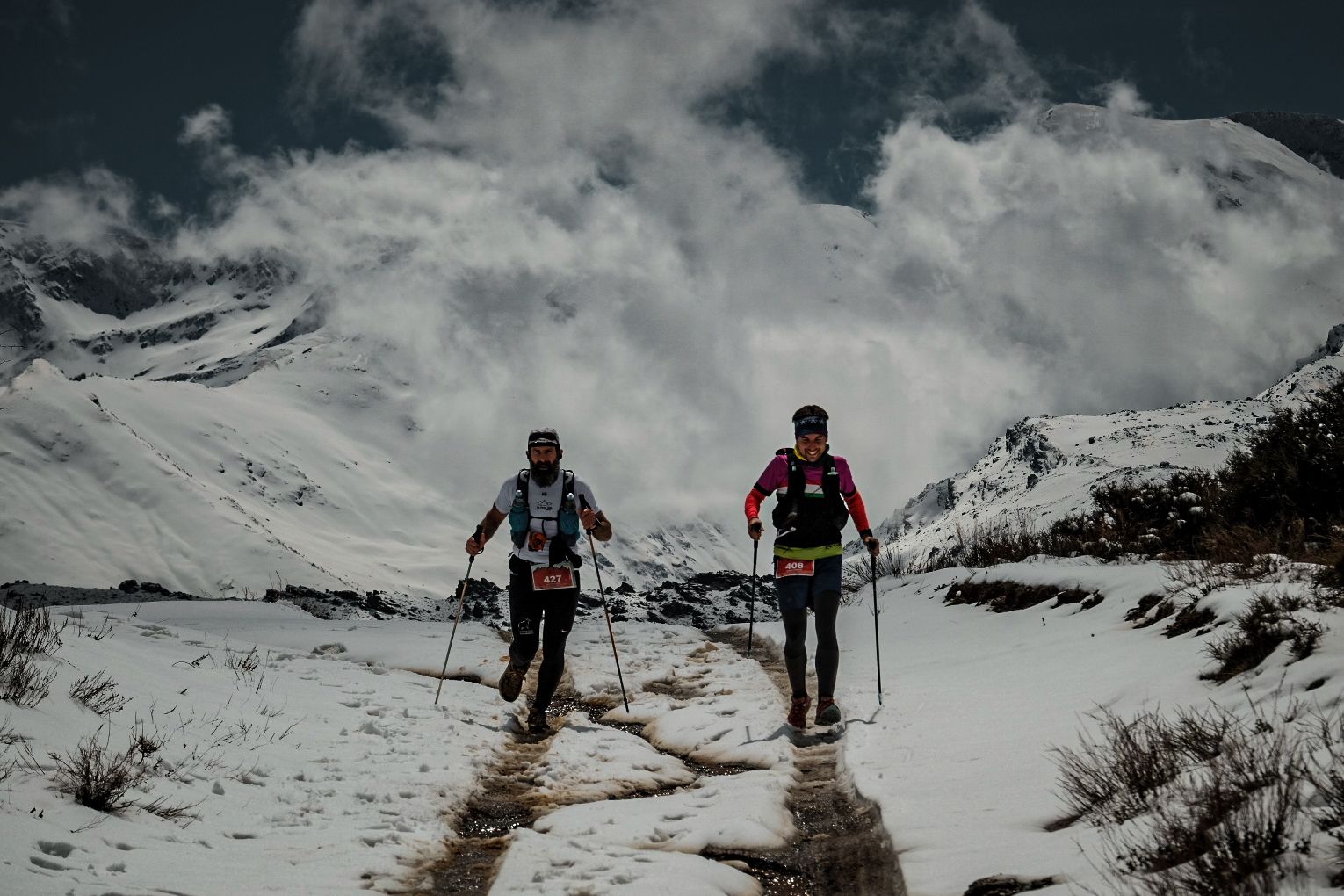 La undécima Unicaja Ultra Sierra Nevada bate su récord de participantes