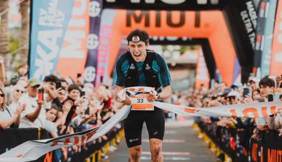 Paul Cornut Chauvinc entrando en la meta de MIUT