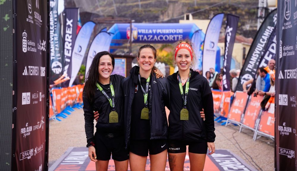 Podium femenino Maratón Podium femenino Maratón