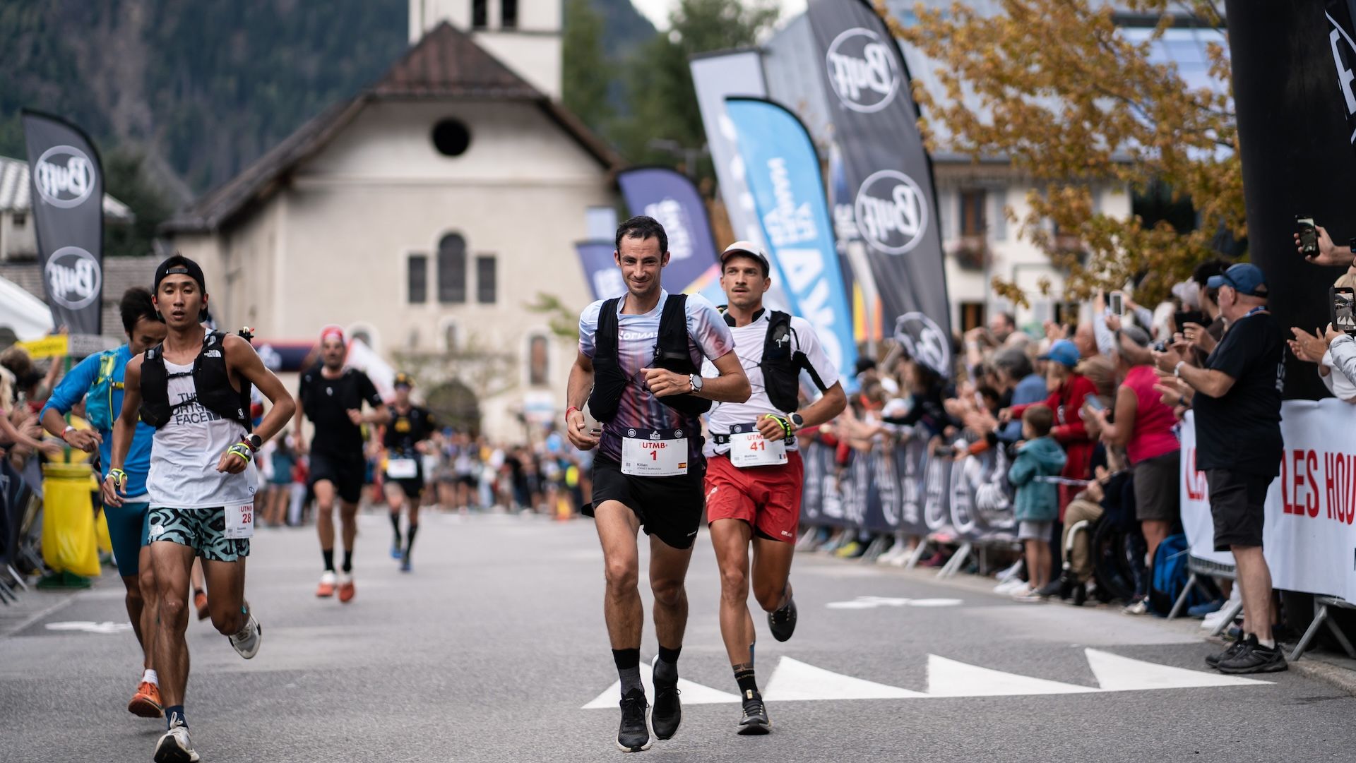 HOKA UTMB®️ Mont-Blanc se compromete a reducir en un 20 % sus emisiones de carbono de aquí a 2030 ©️Foto UTMB 2022 @josemiguelmunoze 