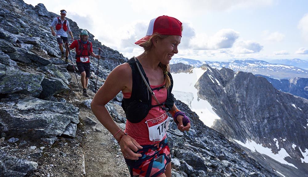 Hillary Allen, ante su primera TDS. Fotografía Sebastian Mamaj en Tromso Skyrace