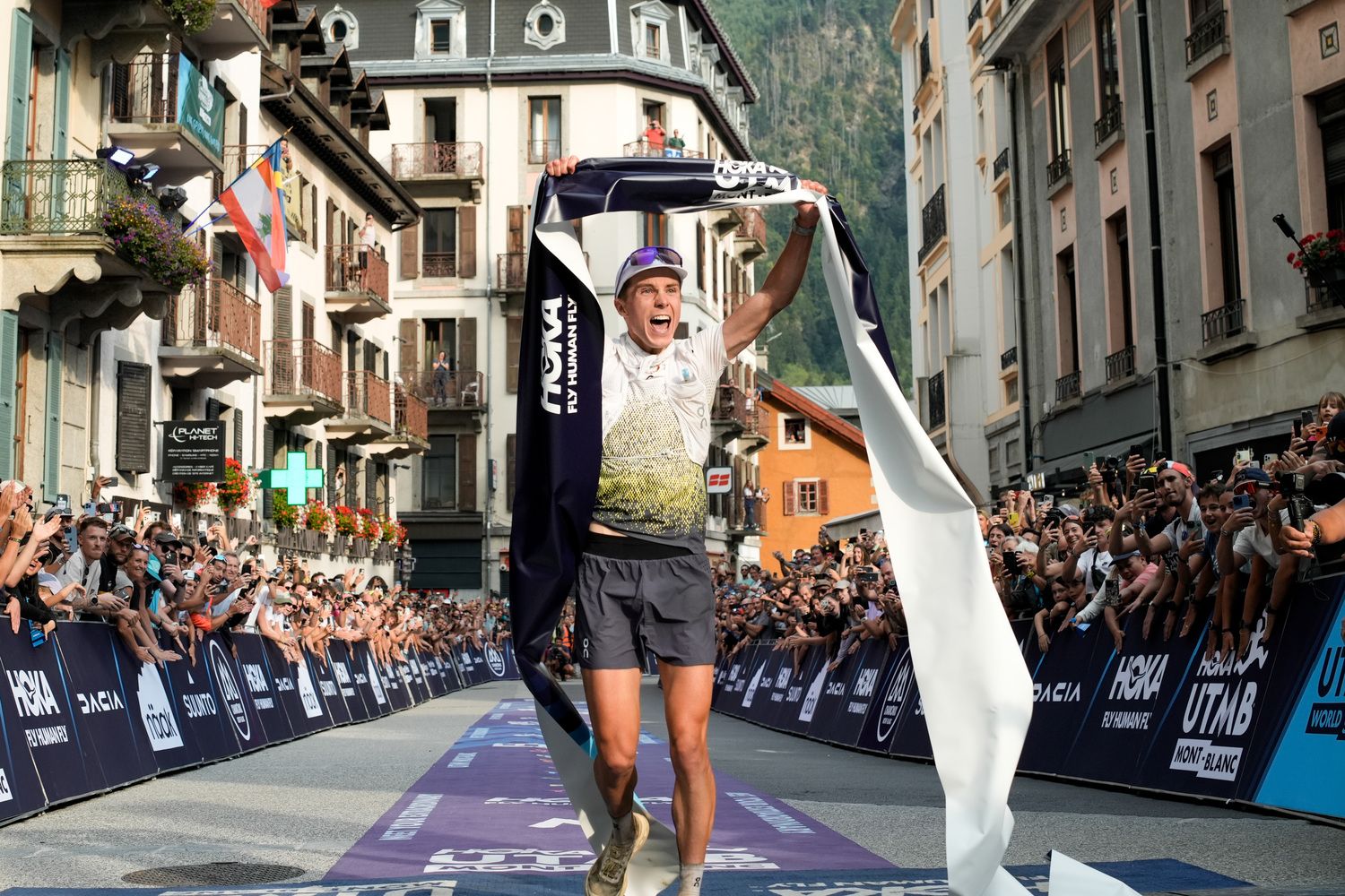 Antoine Charvolin se impone en la TDS ©UTMB2025