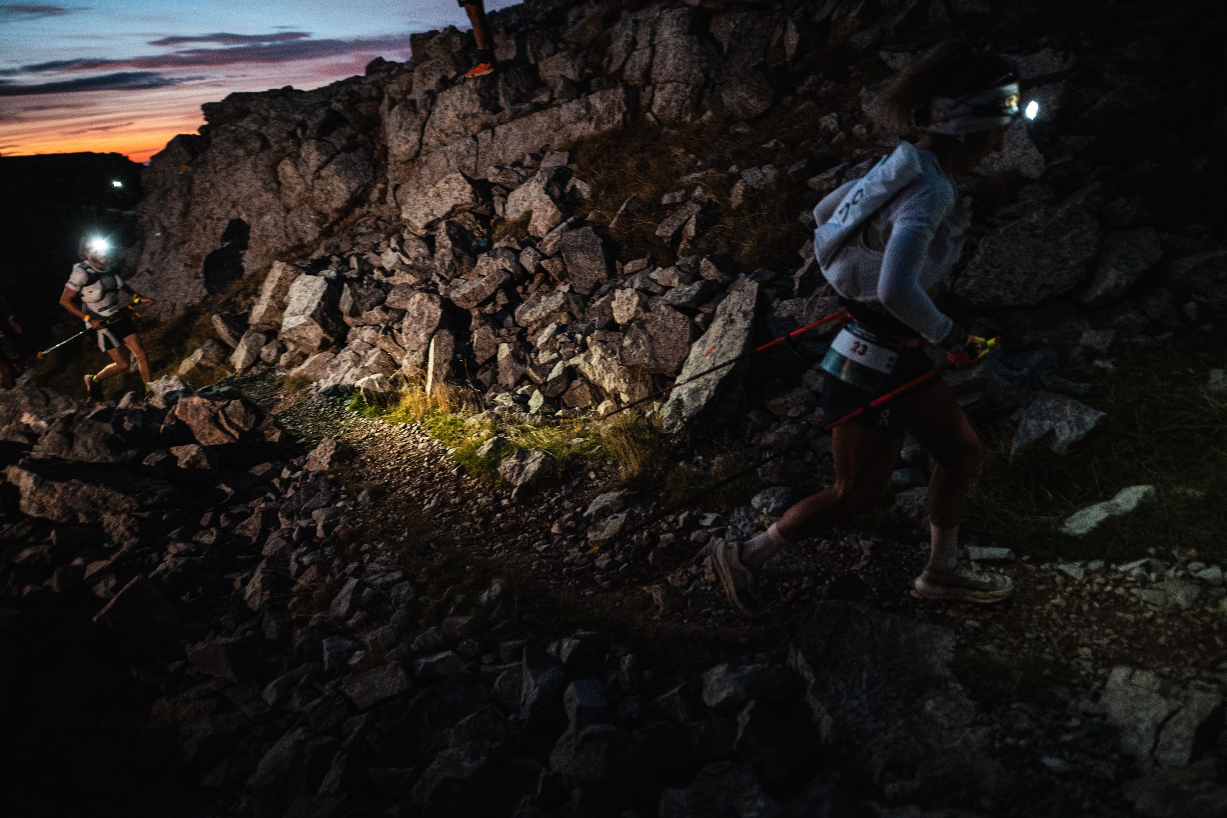 Corredores participando en la Salomon Ultra Pirineu©sergiColome  SCC7871