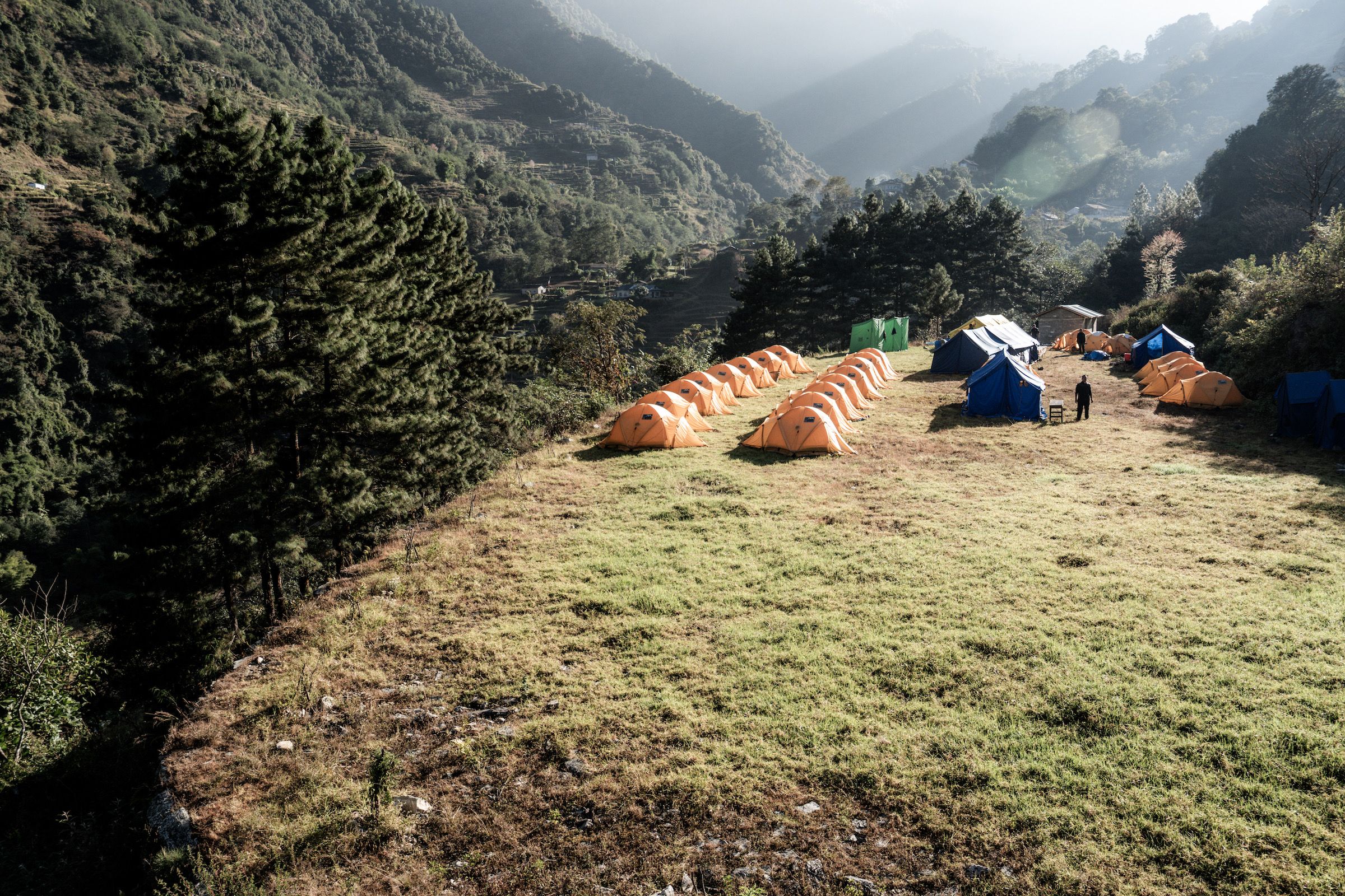 Dal B. Kunwar y Chhoki Sherpa amplían su ventaja en la tercera etapa de la ETR 2025