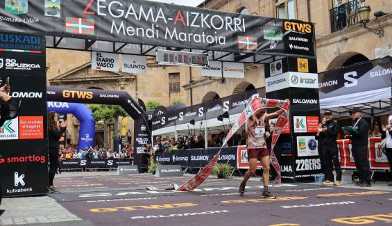 Elhousine en meta de Zegama