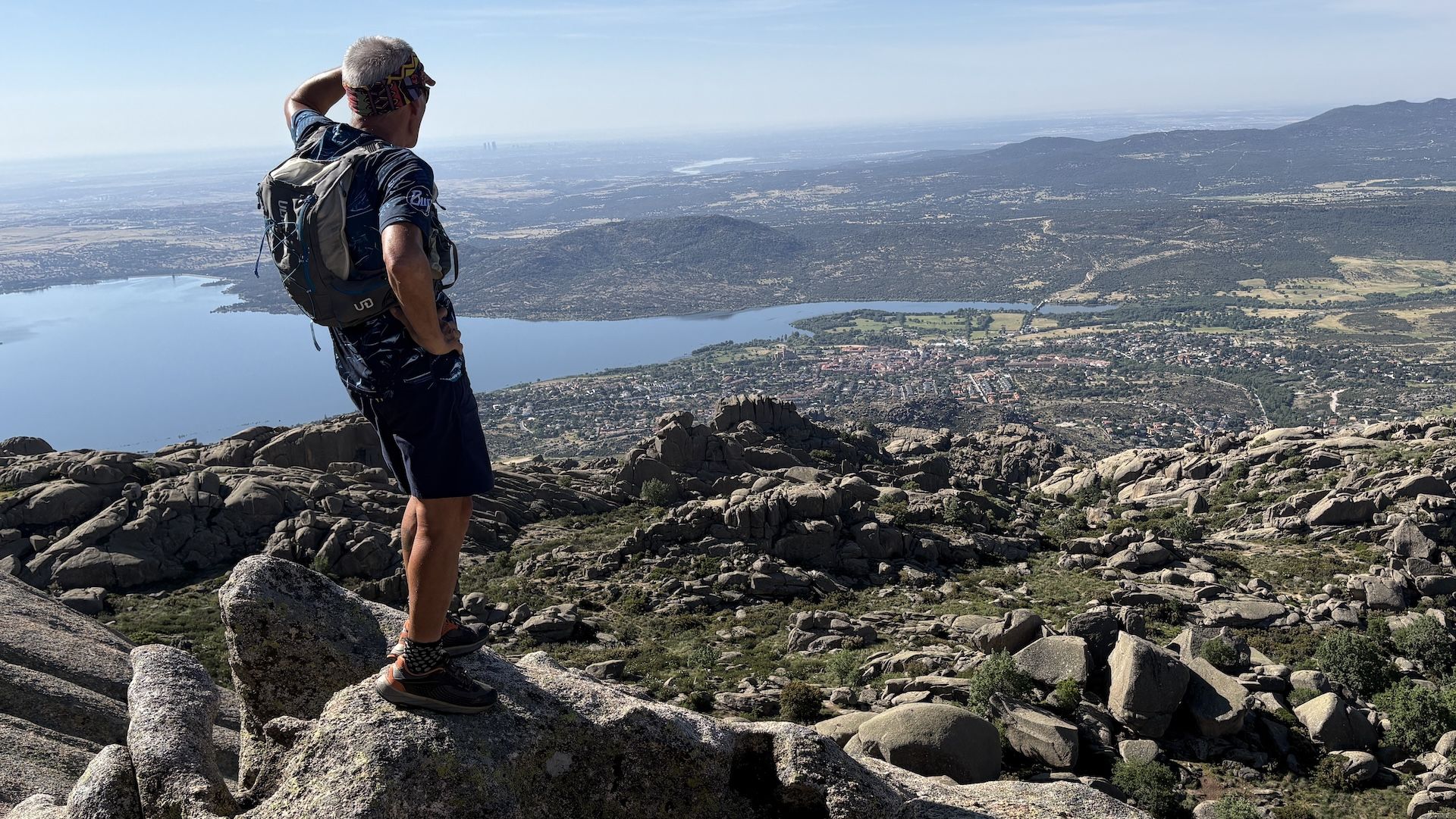 Ruta al Yelmo por la Vía Valentina, un trail de altura con trepadas