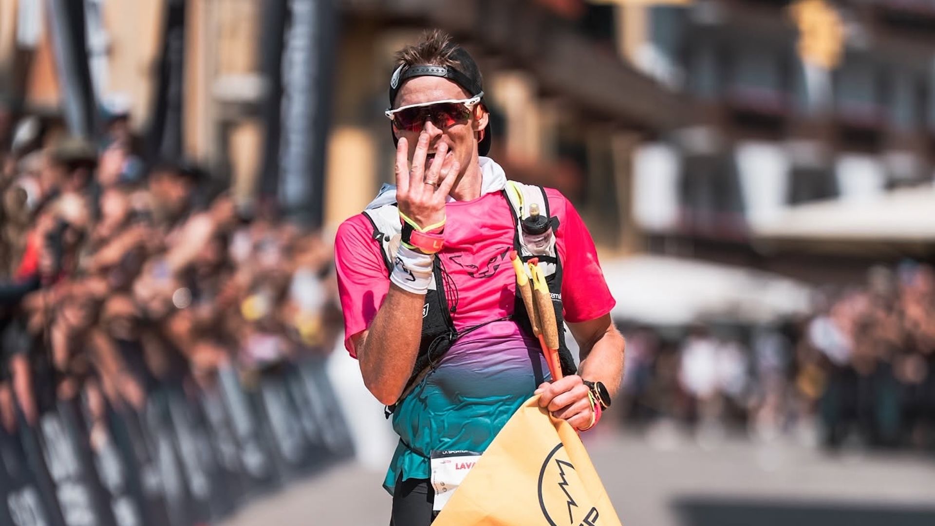 Hannes Namberger gana su cuarta Lavaredo 120K ©️@camillapizzini