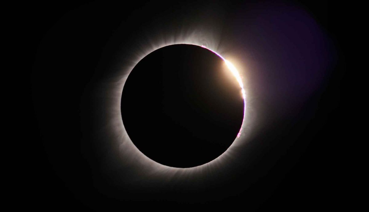 ¿Es peligroso mirar el eclipse solar sin gafas especiales? Cómo proteger tus ojos el 12 de agosto