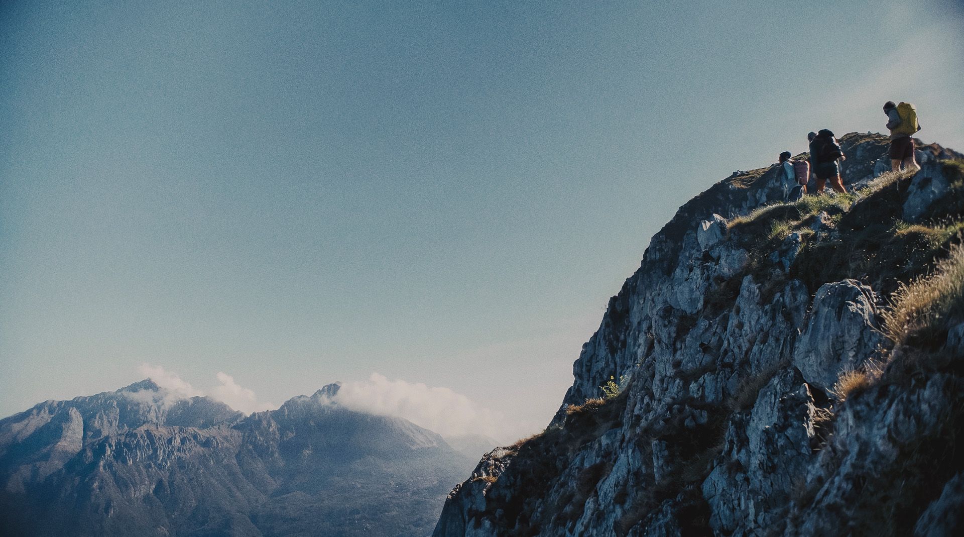 DURABILITY MOUNTAINEERING 16 9 2