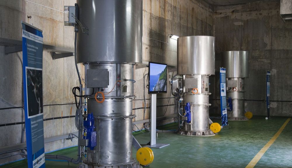 Más de 7.500 personas han visitado la planta para conocer la utilidad y posibilidades futuras de la energía del mar. Más de 7.500 personas han visitado la planta para conocer la utilidad y posibilidades futuras de la energía del mar.