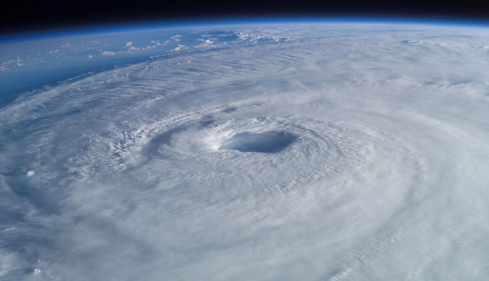 Con el cambio climático, la predicción de los huracanes es menos precisa. Con el cambio climático, la predicción de los huracanes es menos precisa.