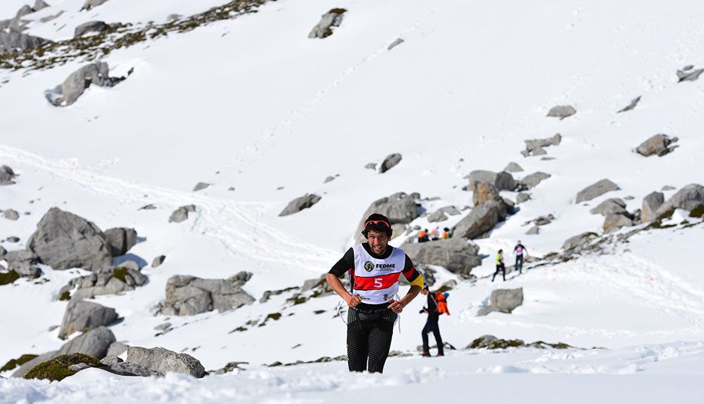 Manuel Merillas y Lucía Ibáñez Campeones de España de Raquetas de Nieve 2020 en la Picos Snow Running