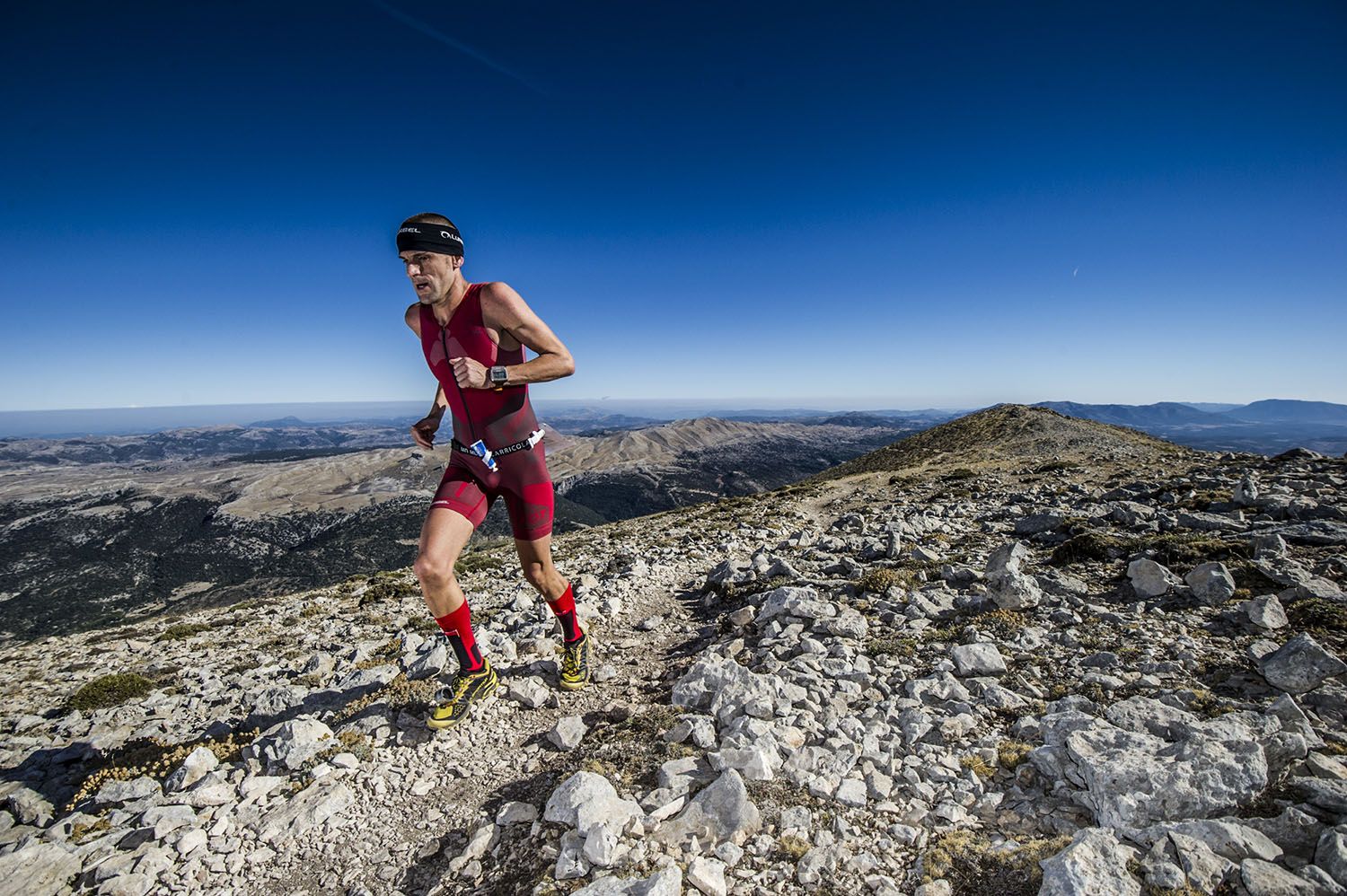 El compañerismo marca la primera edición de La Sagra SkyRace