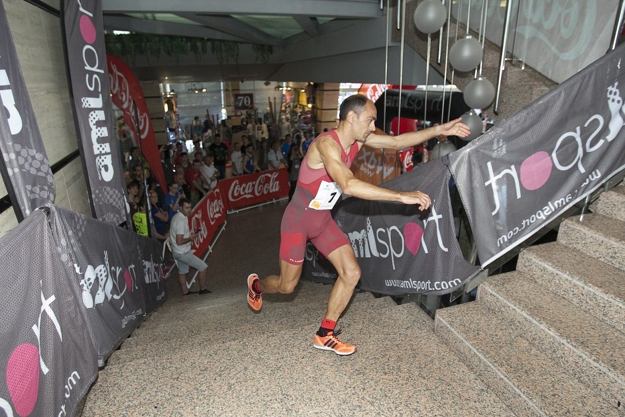 El reto: subir 924 escalones en menos de 4’20
