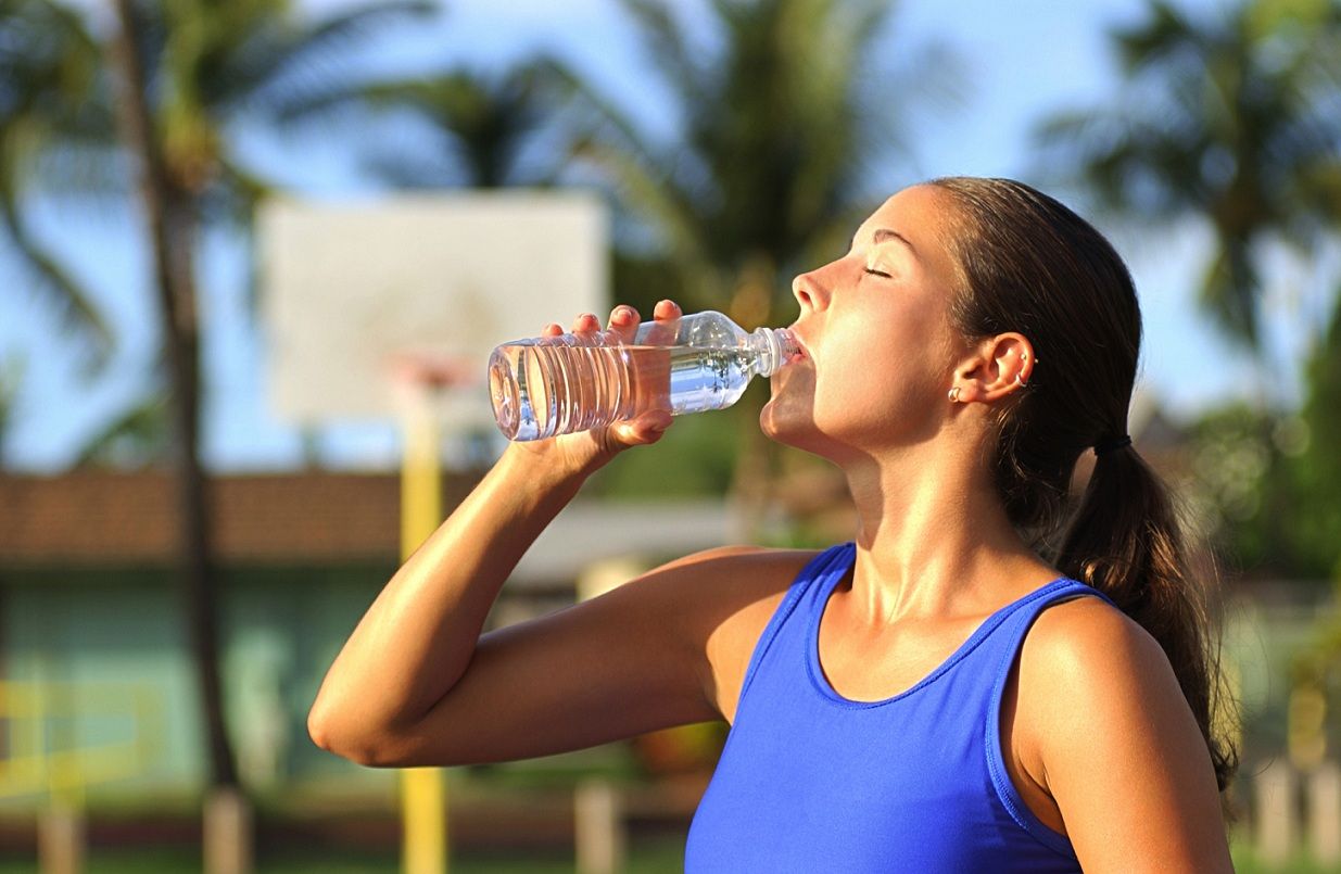 ¿Qué electrolitos debo reponer después de correr?