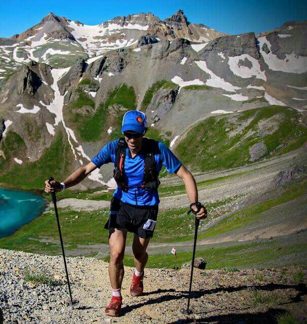 Kilian Jornet y Jason Schlarb entran de la mano en meta de la Hardrock 100.