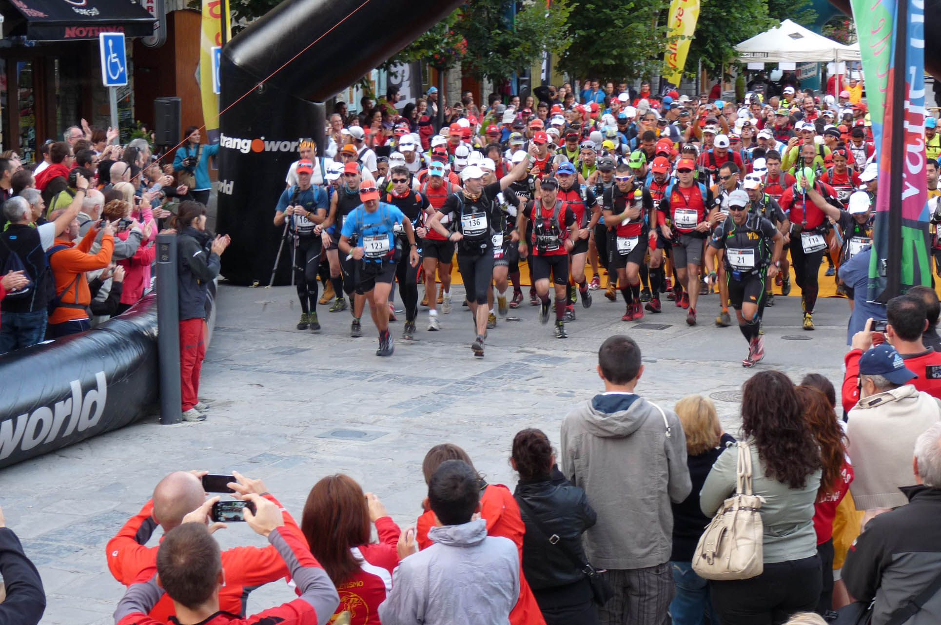 2.400 corredores en la Gran Trail Aneto-Posets