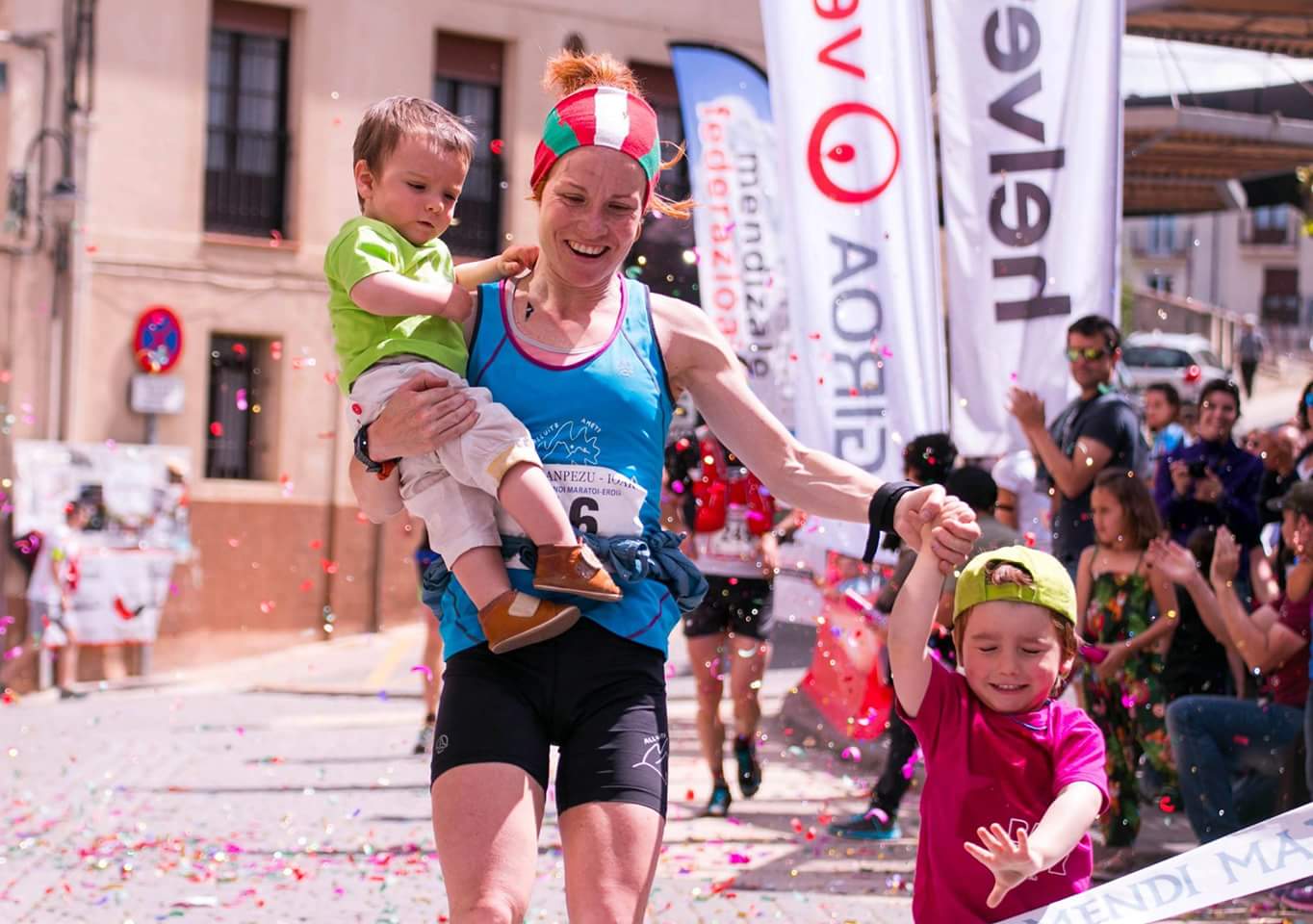 Julen Larrucea y Oihana Azkorrebebeitia Campeones de Euskal Herria de CxM