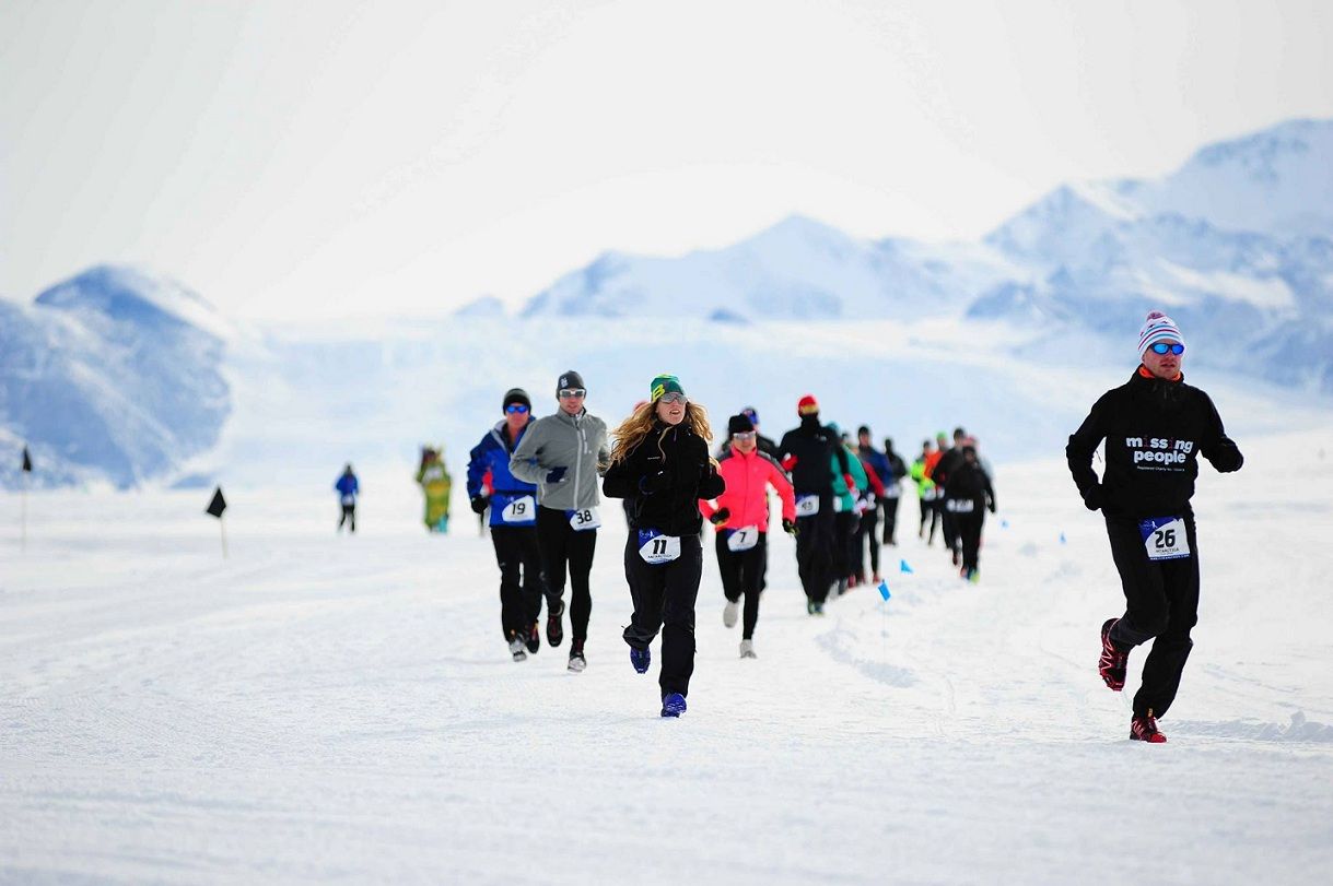 55 corredores dan vida al Antartic Ice Marathon
