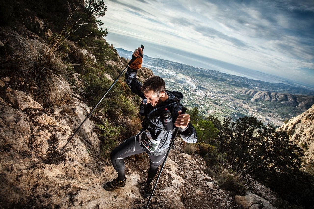 ¿Cómo elegir bastones para trail?
